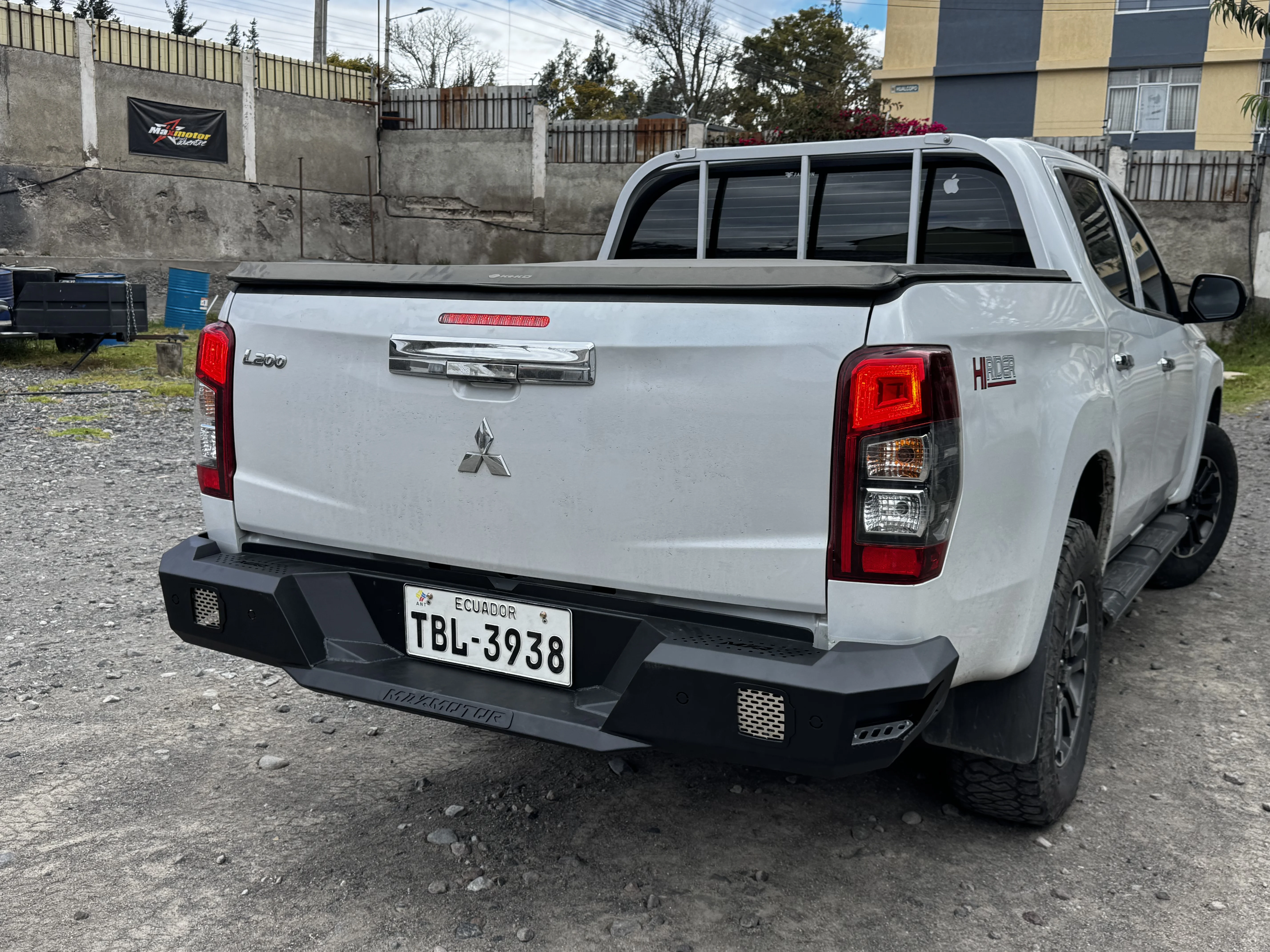 Tapas de balde para Mitsubishi L200 / Sportero. Proyecto real Maxmotor 4x4.