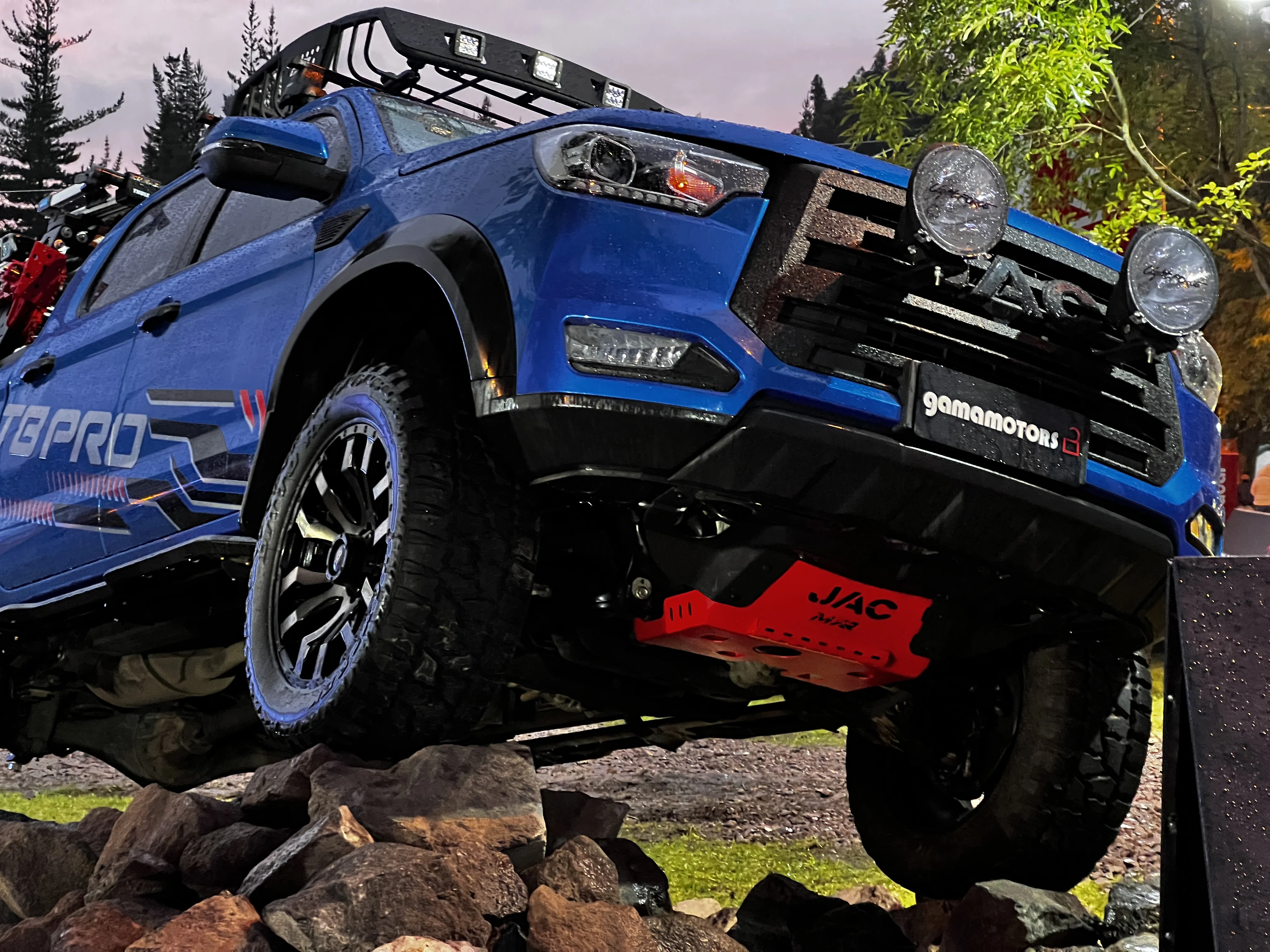 Iluminación para JAC T6 / JAC T8. Proyecto real Maxmotor 4x4.