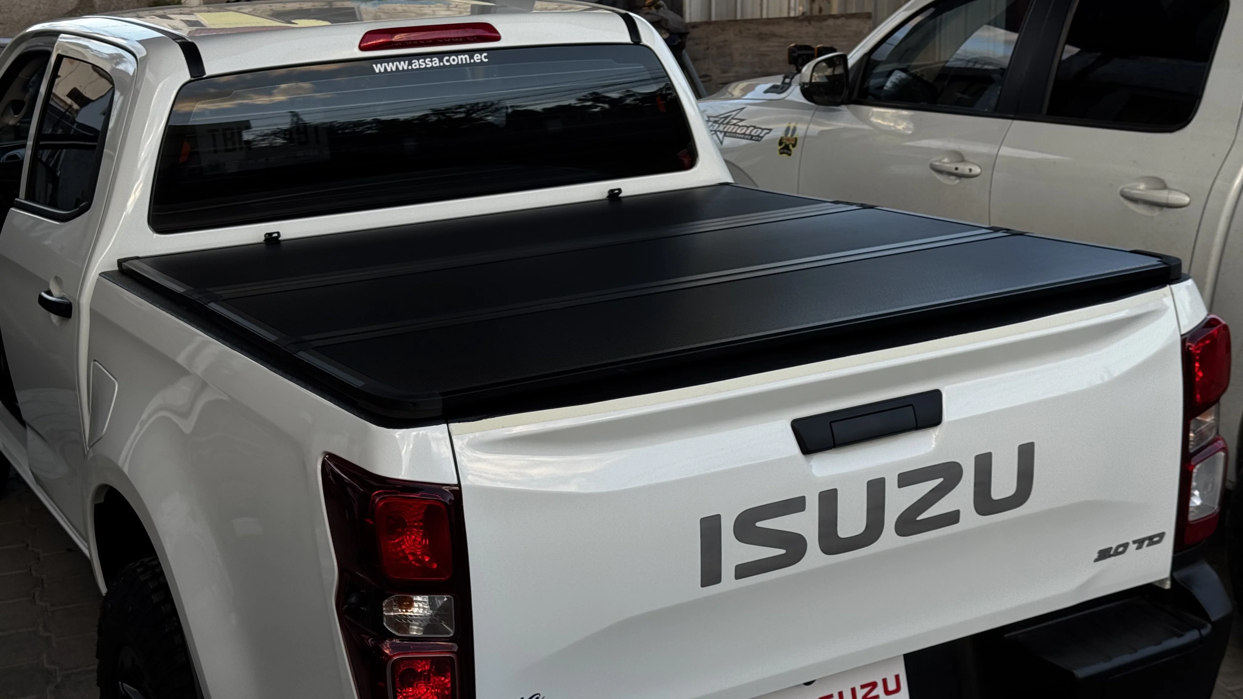 Tapas de balde para Isuzu D-Max. Proyecto real Maxmotor 4x4.